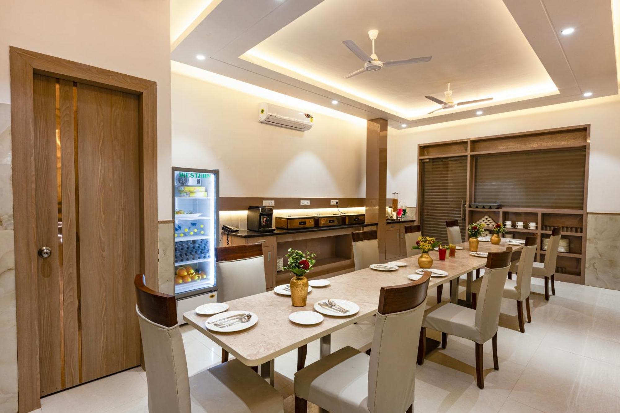 The Orion Hotel Era - Delhi Airport Nuova Delhi Esterno foto